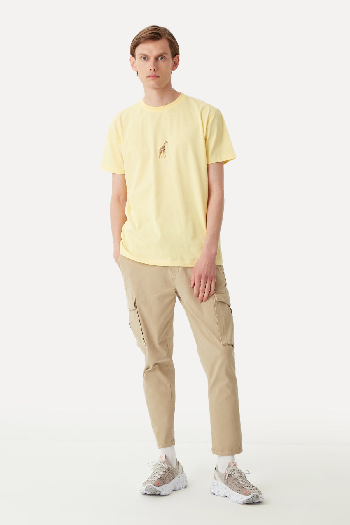 Giraffe T-shirt - Light Yellow