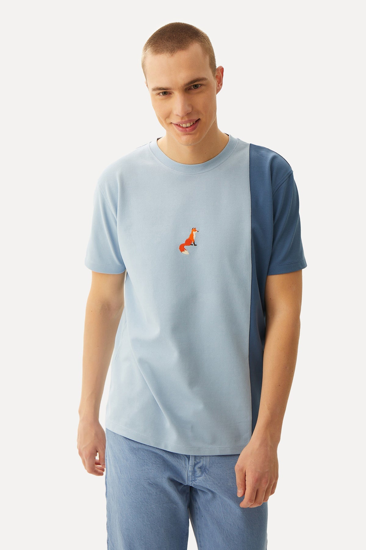 Red Fox Colorblock T-Shirt - Light Blue