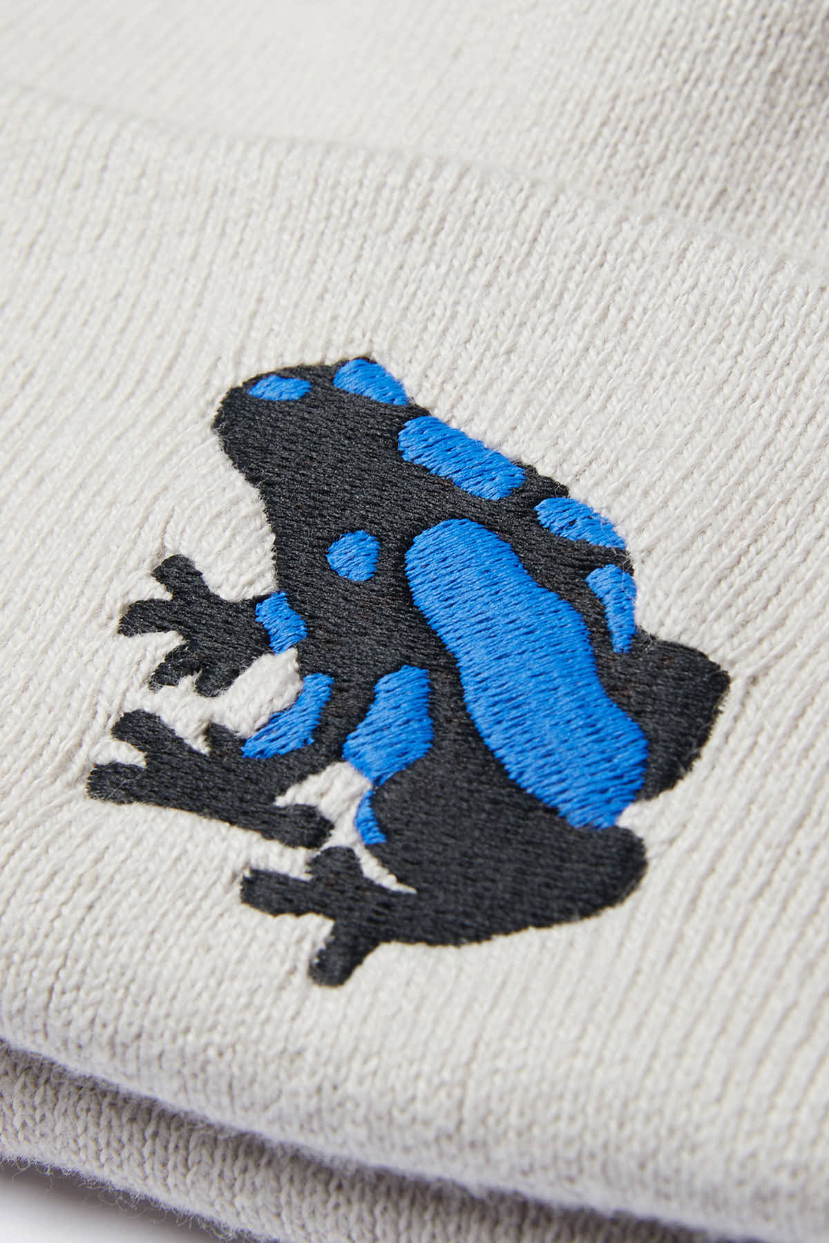 Poison Dart Frog Beanie - Light Gray