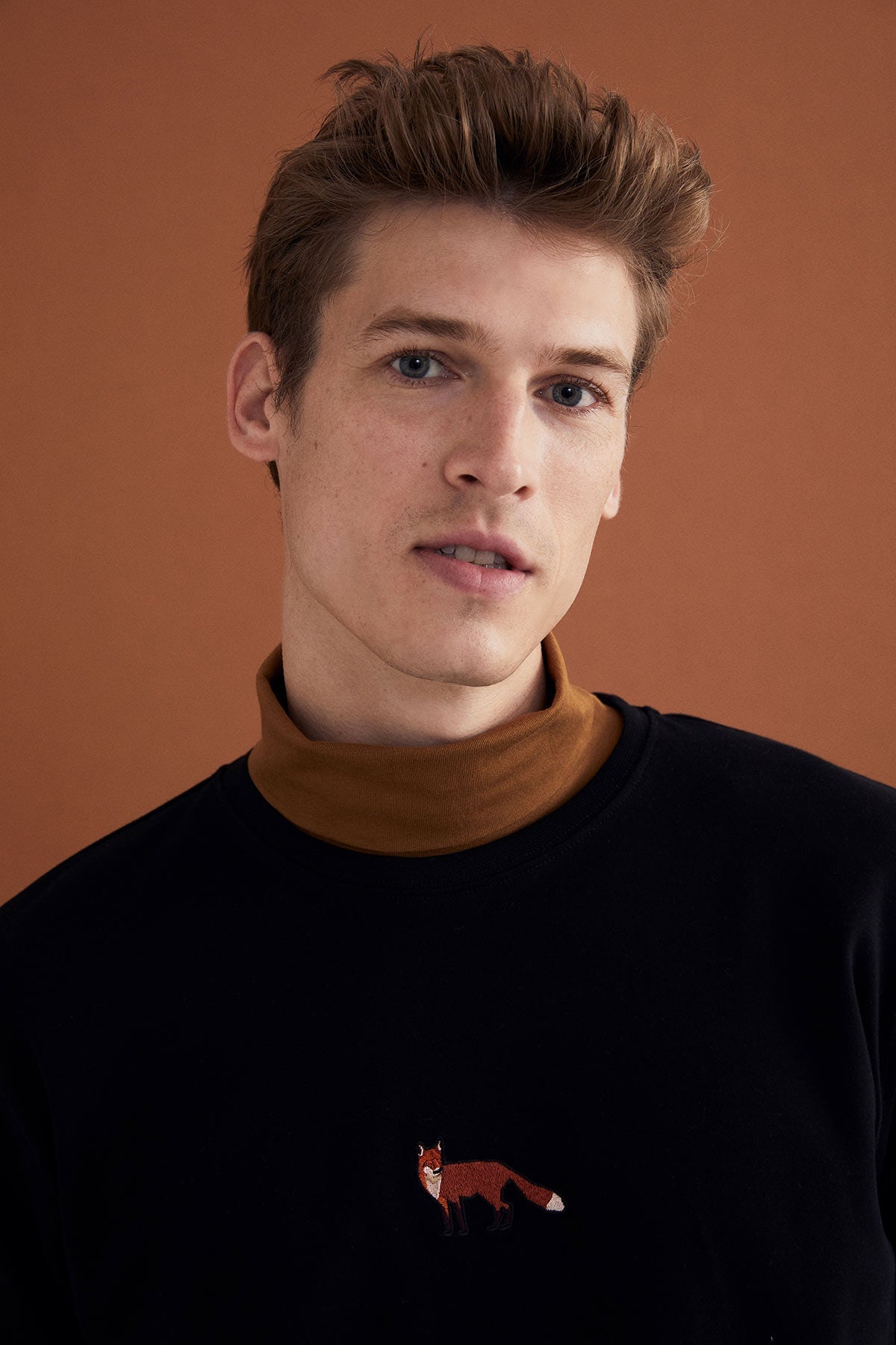 Red Fox T-Shirt - Black