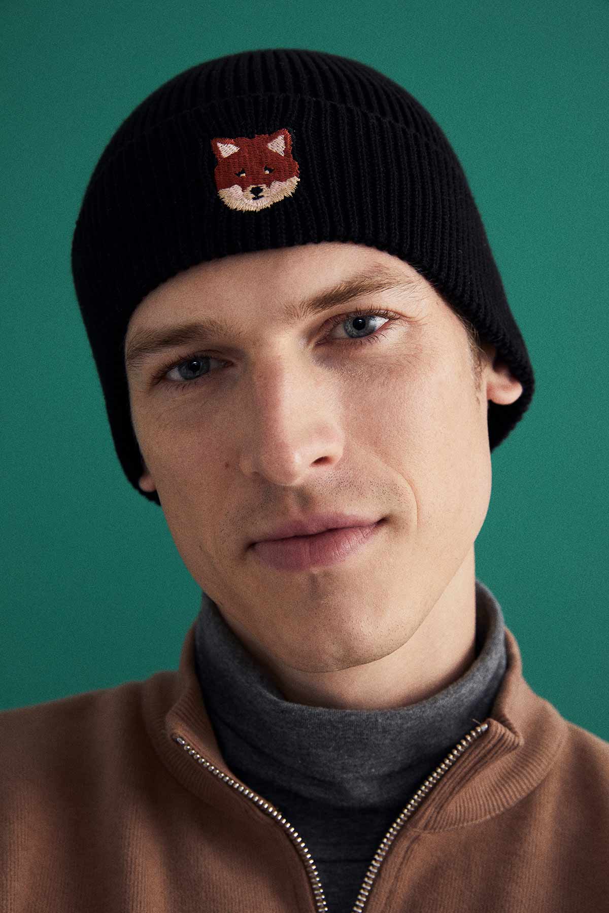 Red Fox Beanie - Black