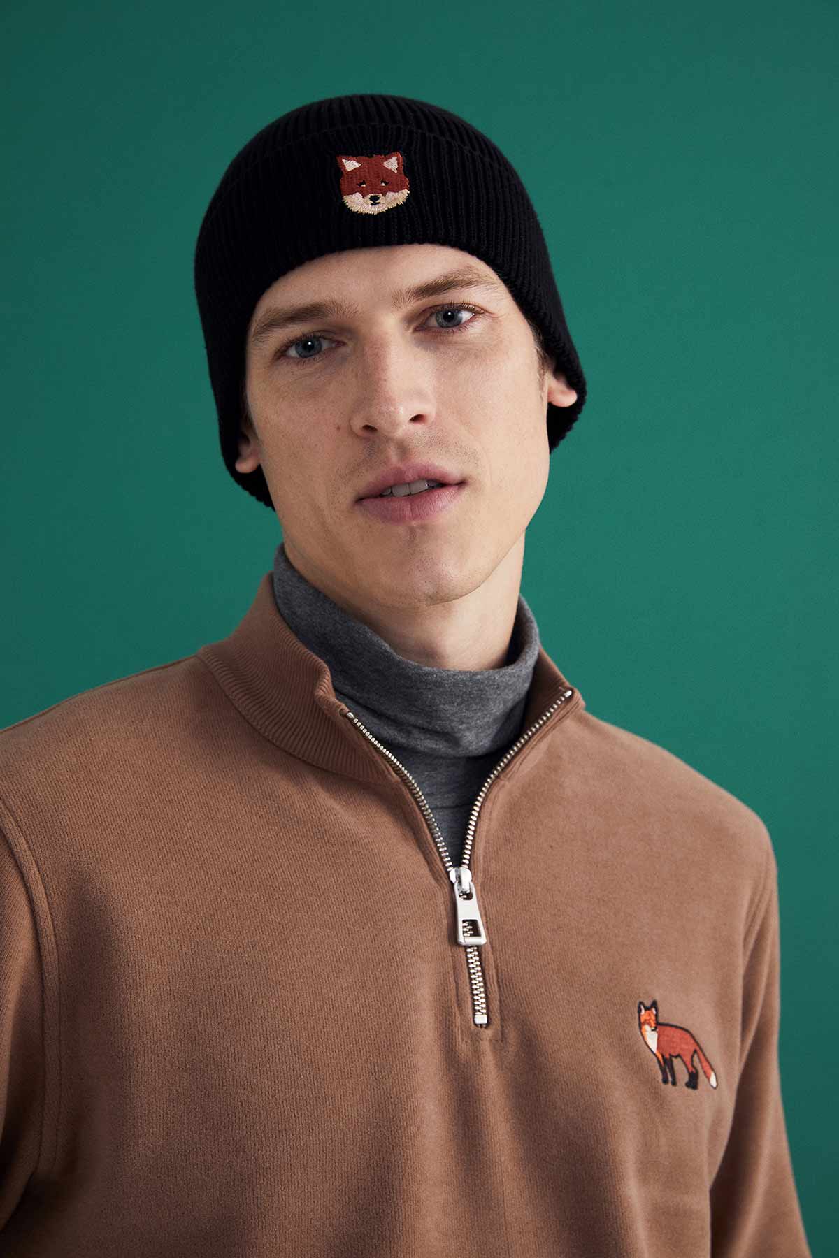 Red Fox Beanie - Black