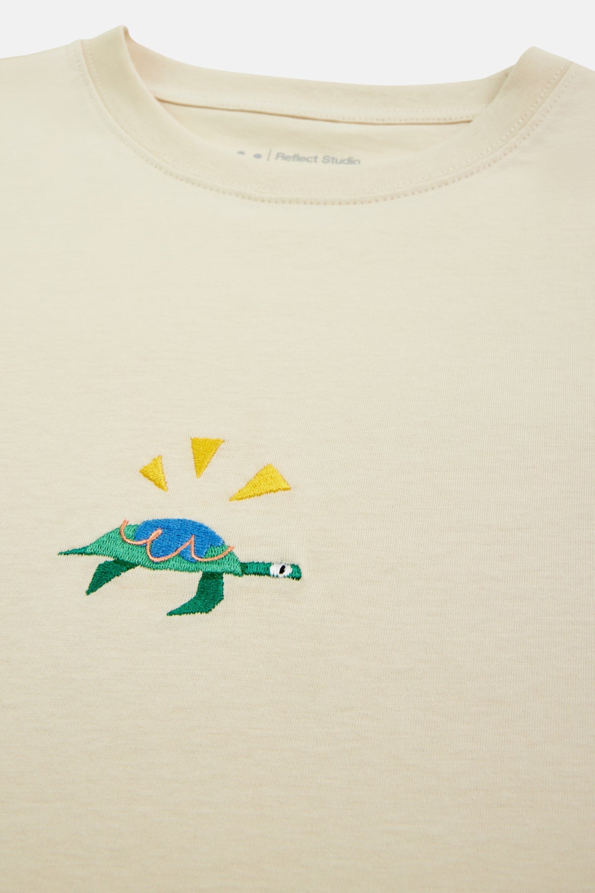 Green Sea Turtle T-shirt - Parchment Beige
